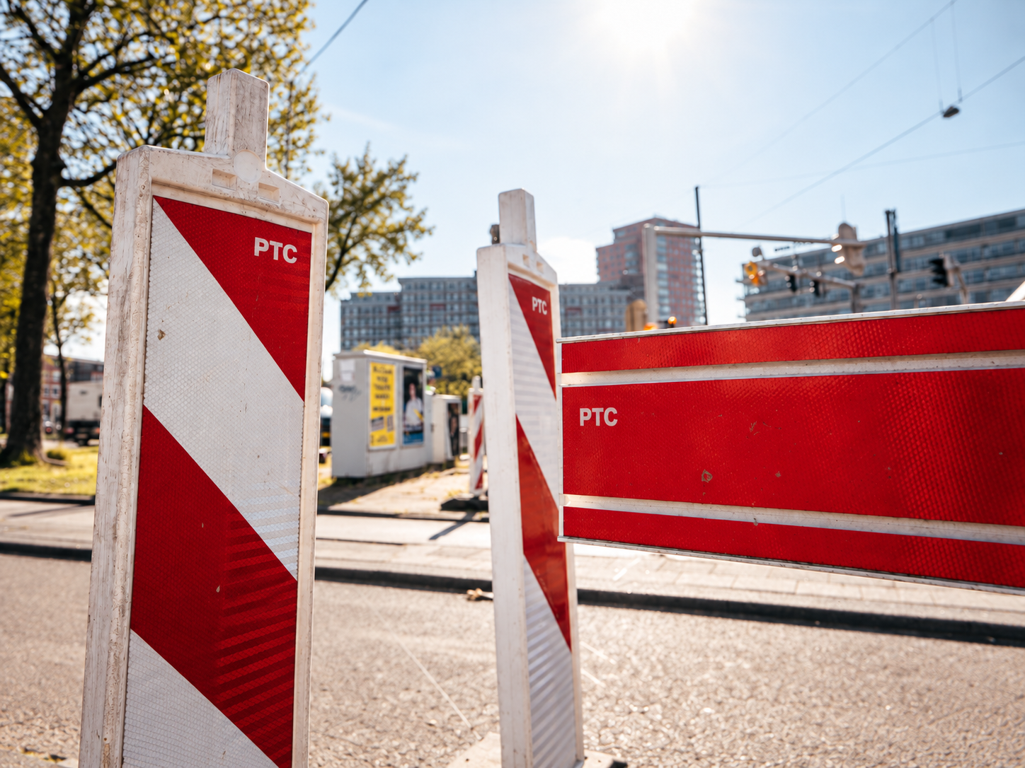 PTC geleidebakens en afzethekken bij tijdelijke verkeersmaatregelen
